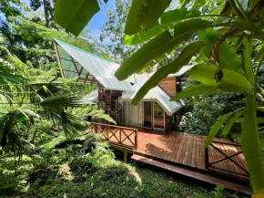 Villa Colibri - Secluded Jungle Villa - Short Stroll to Beach, Shops & Restaurants
